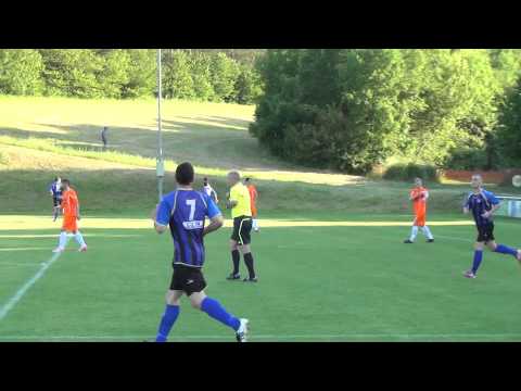 Tor für Steinbrunn durch Christian Troindl. Neuer Zwischenstand: 1:0