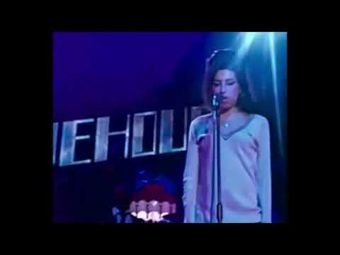 AMY WINEHOUSE IN CONCERT: Volkshaus Zurich, Switzerland | October 25, 2007