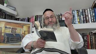 לימוד 'חוק לישראל' – ביידיש – יום שלישי פרשת בראשית – לימוד חלק הגמרא של פרק א' מסכת יבמות (הרב מוטה פראנק) - התמונה מוצגת ישירות מתוך אתר האינטרנט יוטיוב. זכויות היוצרים בתמונה שייכות ליוצרה. קישור קרדיט למקור התוכן נמצא בתוך דף הסרטון