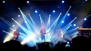 J. Karjalainen - Sankarit  (Joensuu Ilosaarirock 13.7.2013)