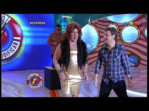 Desfila la mamá del hombre más pequeño - Peligro Sin Codificar