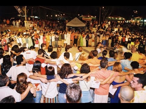 Hare Krishna e dança circular - Encontro da Nova Consciência