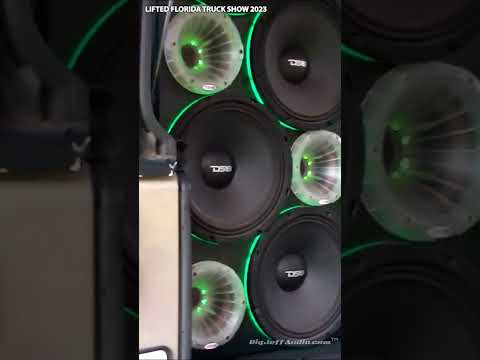 Jeep With BIG Insandity DS18 Sound!