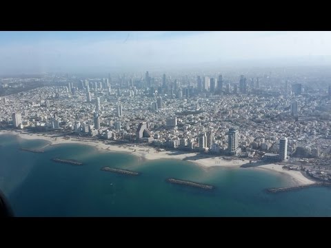 A perfect Boeing 777 landing in Tel Aviv  accompanied by Vivaldi and Andy Miles