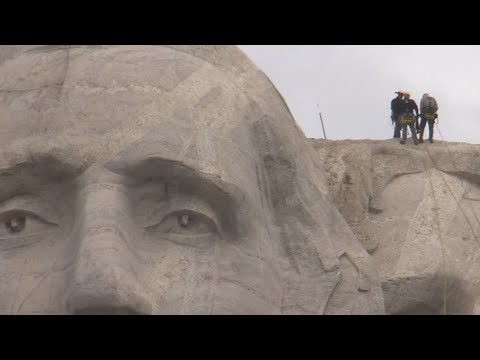 TCR Visits Mt. Rushmore (Texas Country Reporter)