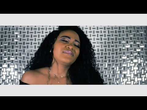 Bricia Dias ft Leo Príncipe - Santo