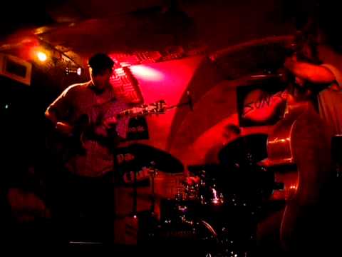 Kurt Rosenwinkel Trio - Milestones (live in Paris)