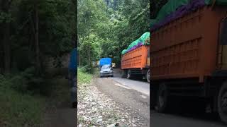 Download lagu skil driver muda Sulawesi di uji  (tamborasi) tanjakan ekstrem di Sulawesi tenggara mp3