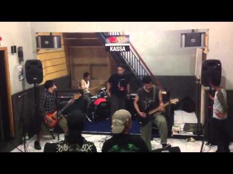 Hellburger live - Greedy Bastard (08 maret 2013) @bandung pyrate punx