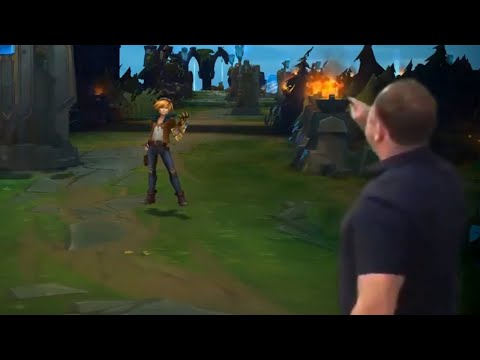 EZREAL RUNNING AWAY FROM ALEX JONES