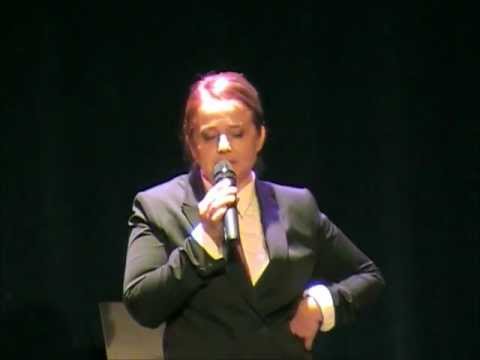 Les Maîtres Chanteurs : La gérontophile