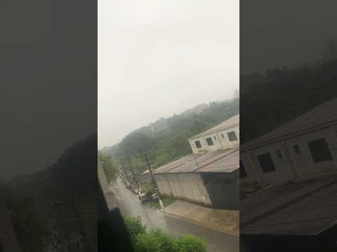 Quarta feira chuvosa em Itapecerica da Serra SP ☔️#chuva #itapecericadaserra #saopaulo #shorts