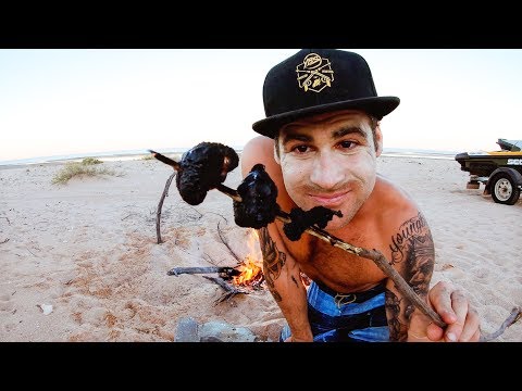 SOLO CAMPING WITH NO FOOD AND ONLY A KNIFE Living From The Ocean - Ep 112