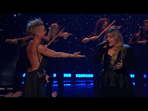 Kelly Clarkson, P!nk - Just Give Me a Reason live at iHeartRadio Music Awards 2023