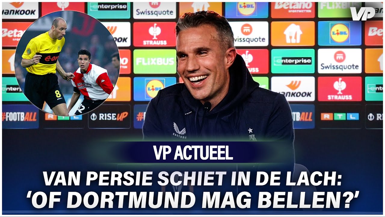 Van Persie schiet in de lach: 'Of Dortmund mij mag bellen?'