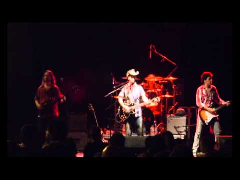 COMMOTION - Willy & The Poorboys - Creedence Tribute Band
