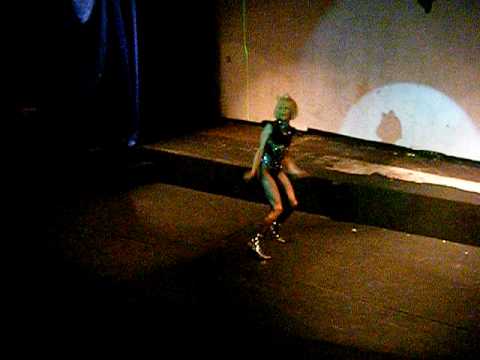 Posh Rihanna´s Na Boate CLOSE " Noite Do Bate Cabelo " Dia 18-07-2010