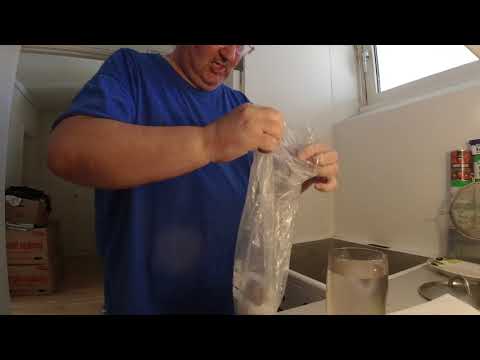 MongoTV_4582 - Min Aftensmad - Svinekoteletter Med Kartofler og Brun Sovs