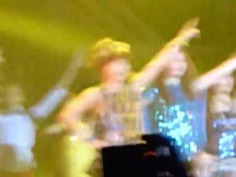 120208 Music Bank in Paris - Dancers/Fans feat. T-ara