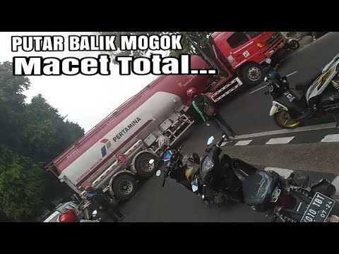 Truk Pertamina Putar Balik Malah Mogok