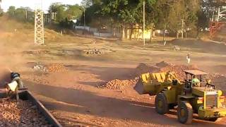 preview picture of video 'Loading bauxite at Anuppur, MP, India.'
