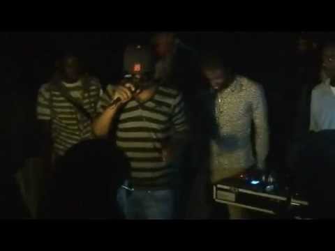 Dazzla - girl wine fi di rasta