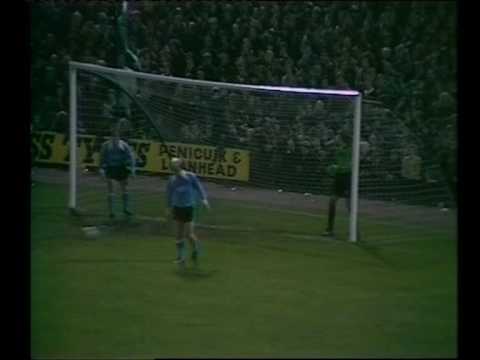 Willie Gibson scores v Hamburg 1976