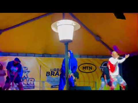 Gucci B feat Cino black feat Porshe en couleur ( Base solide) en plein prestations OH BETI LIBANDA