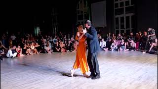 Bruno Tombari y Rocio Lequio - "Soy Aquel Viajero" - Orquesta Carlos Di Sarli