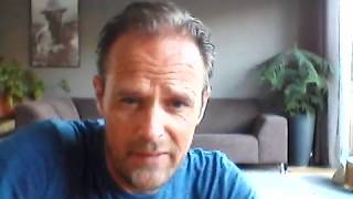 Oefeningen zittend met gewichtjes