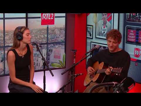 Aliocha Schneider & Charlotte Cardin interprètent "Ensemble" dans Le Double Expresso RTL2 (18/10/24)