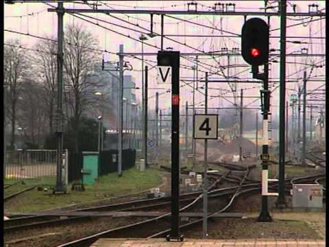 Audio close-up: Aankomst en vertrek van mat. '64