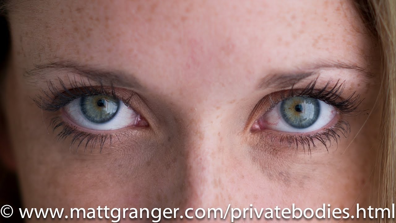 Nikon 105mm f/2D AF DC-Nikkor (