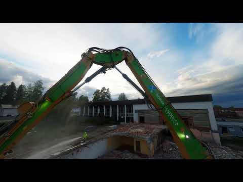 Drone: Riving av Raufoss skole, Vestre Toten kommune!