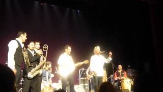 Jorge Drexler con Kiko Veneno y Raúl Rodríguez en Sevilla - Volando Voy