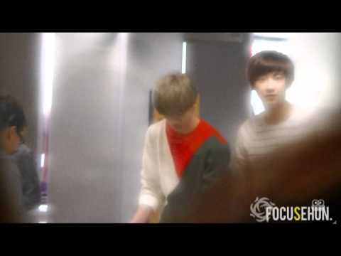 [focusehun] 121124 SMTOWN - EXO heading to Bangkok - Sehun Chanyeol