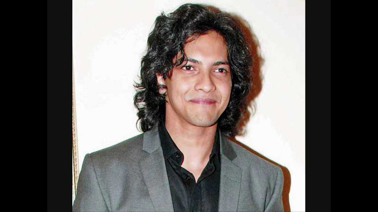 Hotel Hai Mobile Lyrics  | Ghoonghat | Inder Kumar, Ayesha Jhulka | Aditya Narayan Jha, Arun Ahuja | Anand Raj Anand