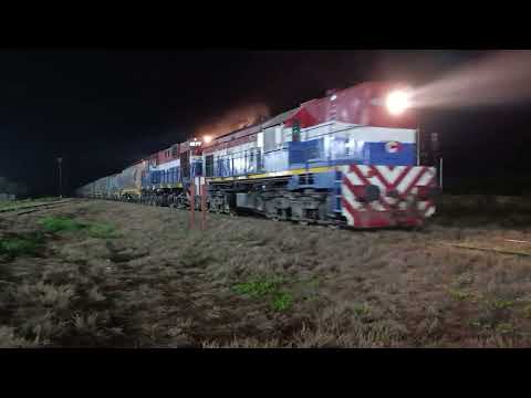 Gr- 12 (6630) + Alco(8277) con un Tren Vacio de N.C.A por "A.g.D Beltrán" en pleno medianoche 🚂 🌃❄️