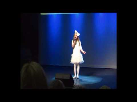 Martyna Maciąg 9 lat - Zima lubi dzieci