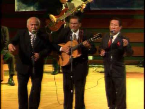 HOMENAJE AL TRIO LOS CHAMAS CANTA EL SR. JORGE REATEGUI