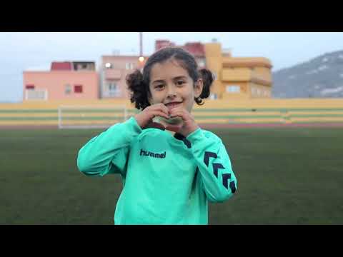 ¡𝗙𝗲𝗹𝗶𝘇 𝗱𝗶́𝗮 𝗮 𝘁𝗼𝗱𝗼𝘀 𝗹𝗼𝘀 𝗲𝗻𝗮𝗺𝗼𝗿𝗮𝗱𝗼𝘀! ¿Y tú, de quién o qué estás enamorado? 💛💙