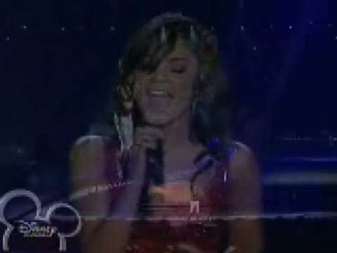 Vanessa Hudgens - When There Was Me And You - HSM Concert Buenos Aires (Live)