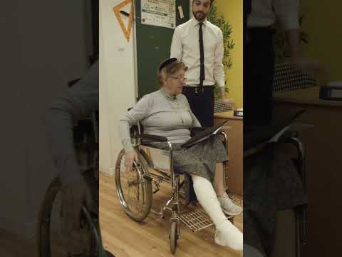 Шегите на ученика с неговата учителка