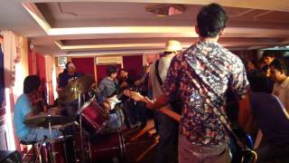 vandalsludge-doomsday out(butterfingers cover)+fake smile @grunge party