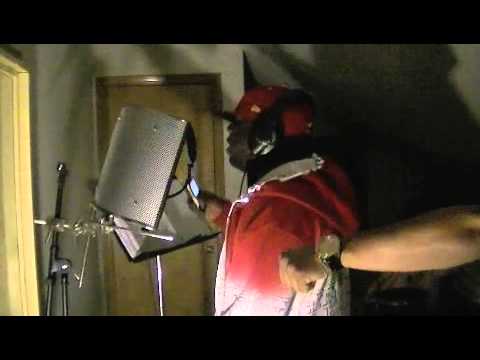 The Jacka   in studio with DUBBLE OO SpaceAge (mob)  Making Wallet so fat