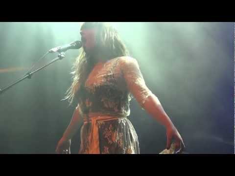 Julia Stone - La Laiterie Strasbourg "Let's Forget All The Things That We Say"