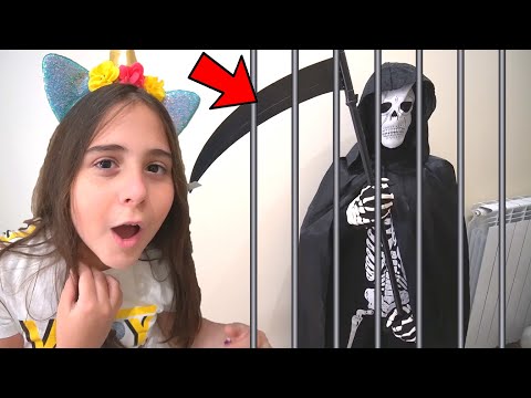 LET'S CAPTURE THE AXE-WIRING GNOME!!