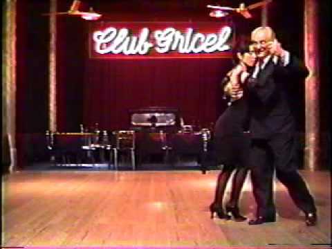  Marisa Galindo  and  Hector Chidichimo  are  dancing  to  the  milonga  "  Milonga Del Centenario  "  by  Carlos di Sarli