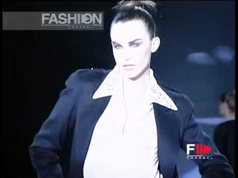 "Valentino" Autumn Winter 2001 2002 Paris 1 of 5 Pret a Porter Woman by FashionChannel