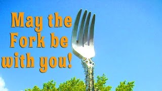 Austin Giant Fork - Funny Vacation Ideas Roadside Attraction Road Trip with Cherry Capri